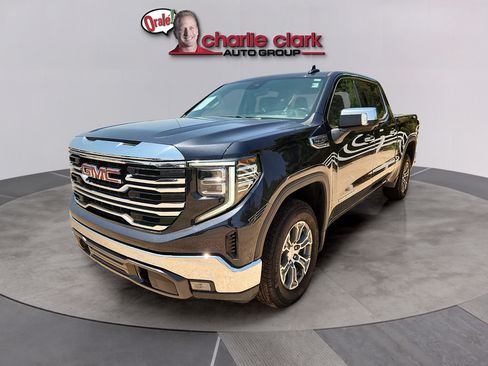 Used 2025 GMC Sierra 1500 SLT AWD/4WD image 1