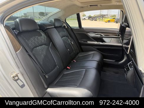 Used 2022 BMW 750i xDrive AWD/4WD image 35
