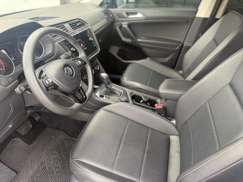Used 2021 Volkswagen Tiguan SE w/ Panoramic Sunroof Package AWD/4WD image 10