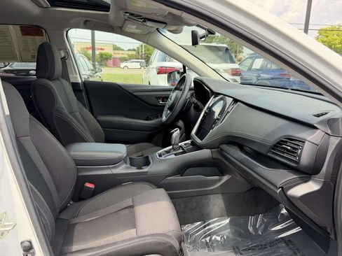 Used 2018 Subaru Outback 2.5i Premium AWD/4WD image 12