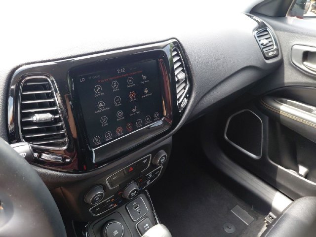 Used 2018 Jeep Compass Limited AWD/4WD image 11