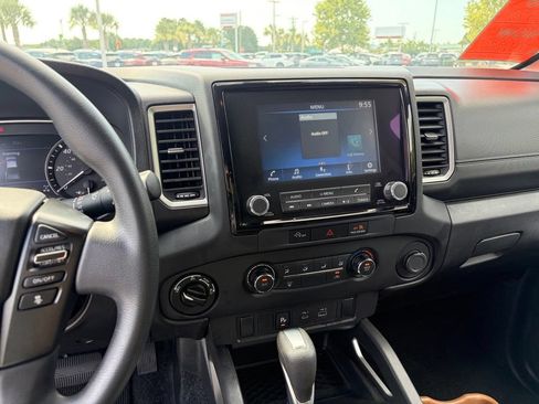 Certified 2024 Nissan Frontier SV w/ Technology Package AWD/4WD image 21
