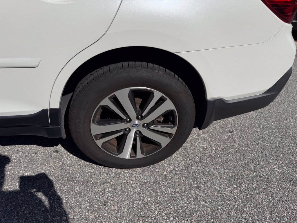 Used 2018 Subaru Outback 3.6R Limited AWD/4WD image 8