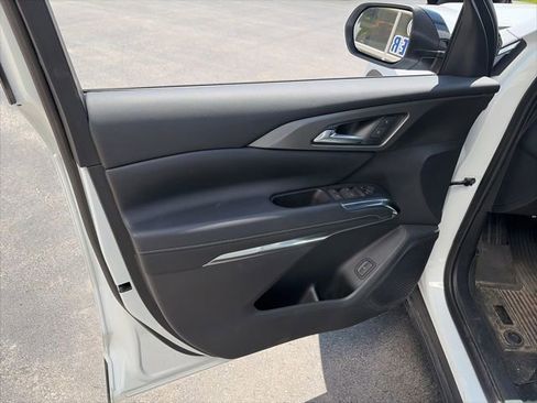 Used 2025 Chevrolet Traverse LT AWD/4WD image 10