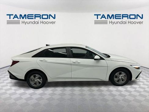 New 2026 Hyundai Elantra SE image 6