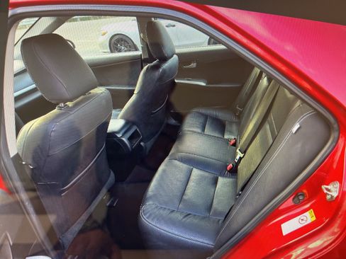 Used 2012 Toyota Camry SE image 7