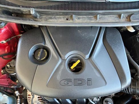 Used 2016 Hyundai Elantra GT FWD image 25