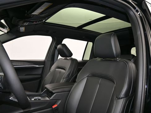 New 2026 Jeep Grand Cherokee Limited w/ Limited Altitude Package RWD image 11