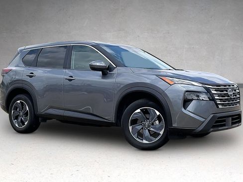 Used 2025 Nissan Rogue SV FWD image 19