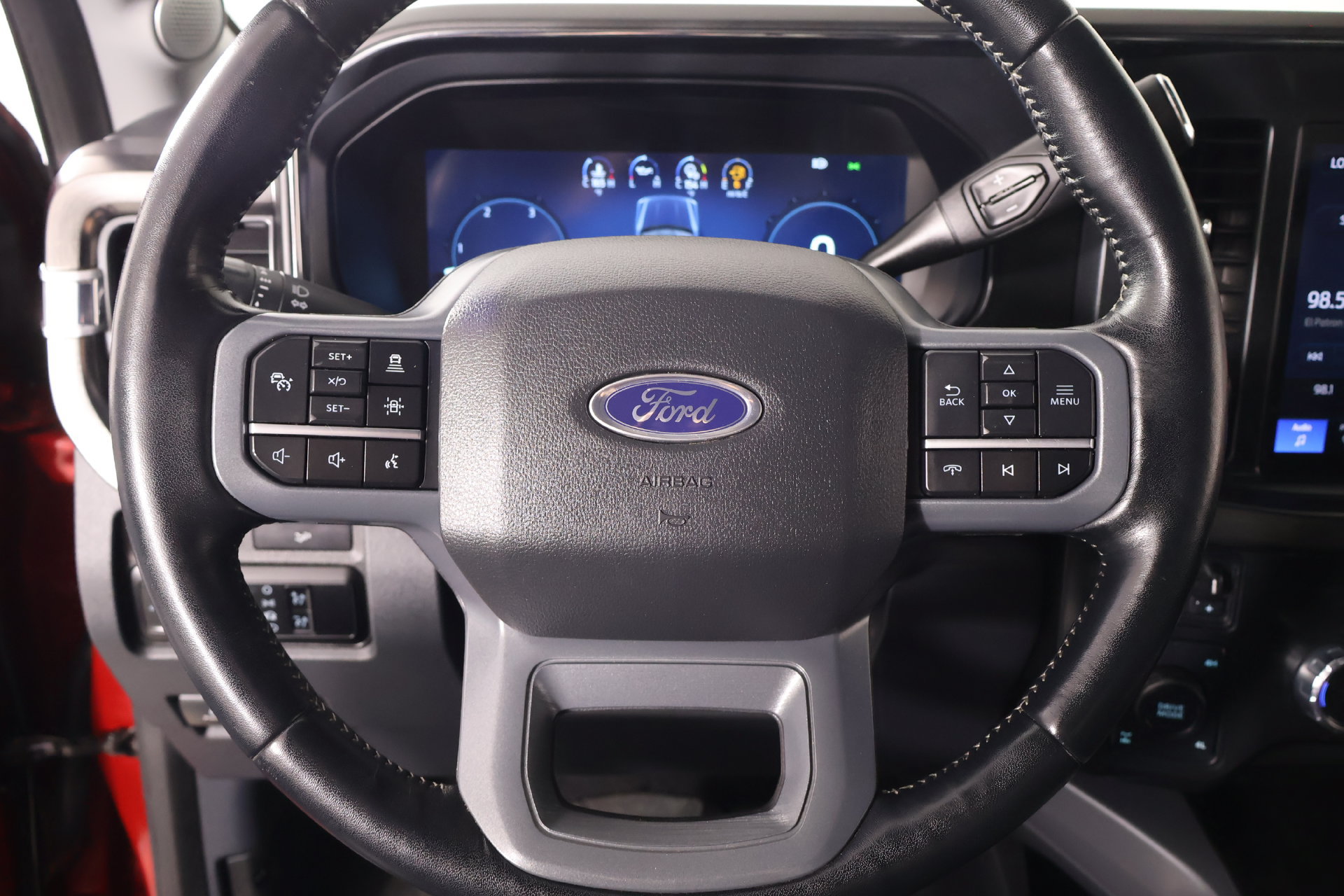 Used 2024 Ford F250 Lariat w/ Lariat Ultimate Package AWD/4WD image 3