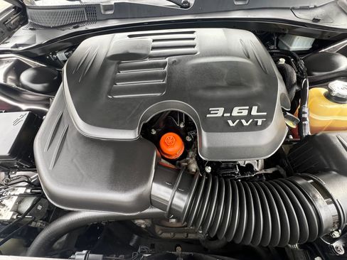 Used 2018 Dodge Charger SXT RWD image 34