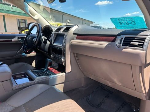 Used 2017 Lexus GX 460 Luxury AWD/4WD image 31