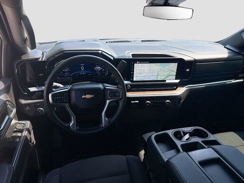 Used 2025 Chevrolet Silverado 1500 LT AWD/4WD image 24