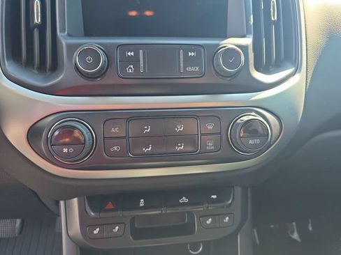 Used 2022 Chevrolet Colorado LT w/ Luxury Package RWD image 21