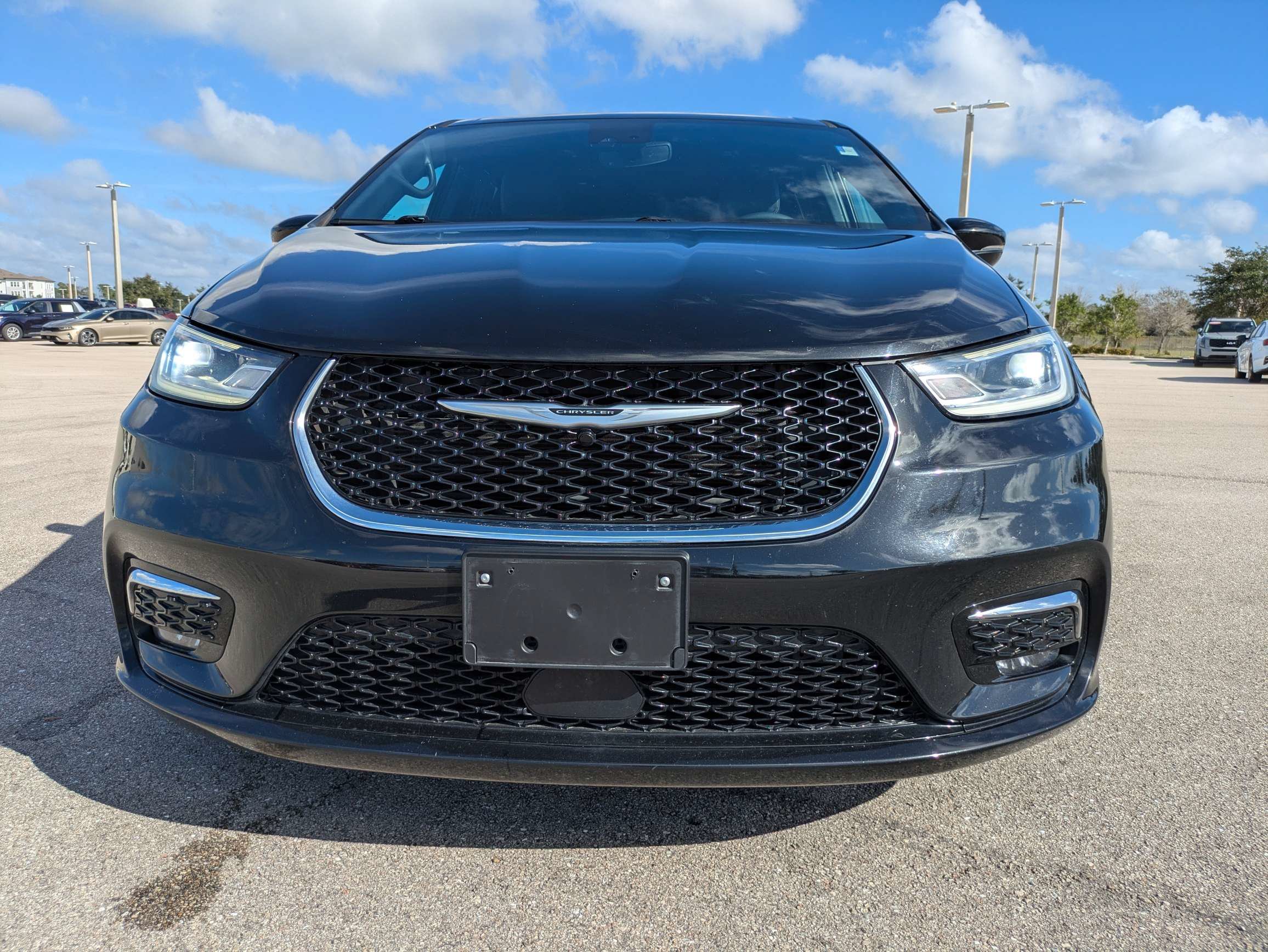 Used 2025 Chrysler Pacifica Select FWD image 9