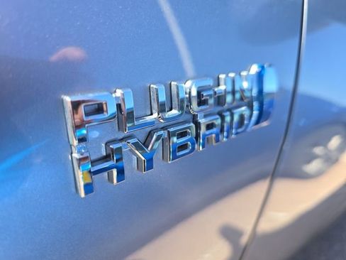 Used 2024 Toyota RAV4 SE w/ Weather & Moonroof Package image 4