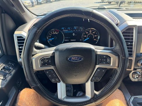 Used 2015 Ford F150 Platinum w/ Equipment Group 701A Luxury AWD/4WD image 12