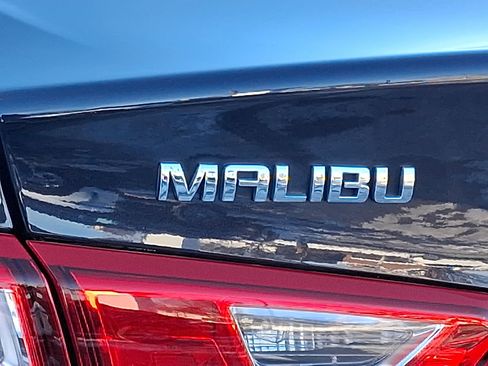 Used 2022 Chevrolet Malibu LS image 30