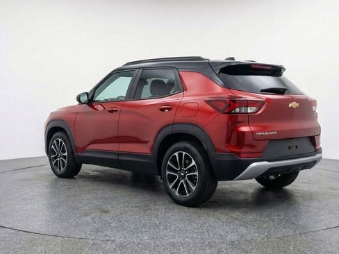 Used 2025 Chevrolet TrailBlazer LT image 6