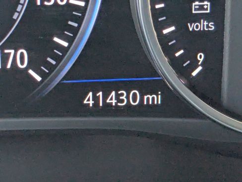 Used 2022 Buick Enclave Avenir w/ Avenir Technology Package image 35