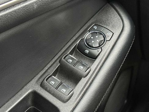 Used 2024 Ford Edge SEL image 15