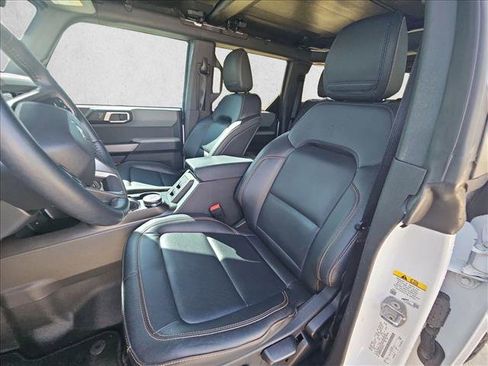 Used 2023 Ford Bronco Badlands image 16