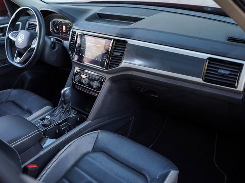 Used 2022 Volkswagen Atlas SEL Premium image 21