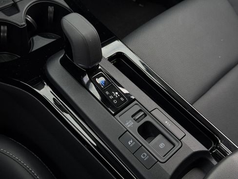 Used 2023 Toyota Prius Limited w/ Limited Premium Package FWD image 19