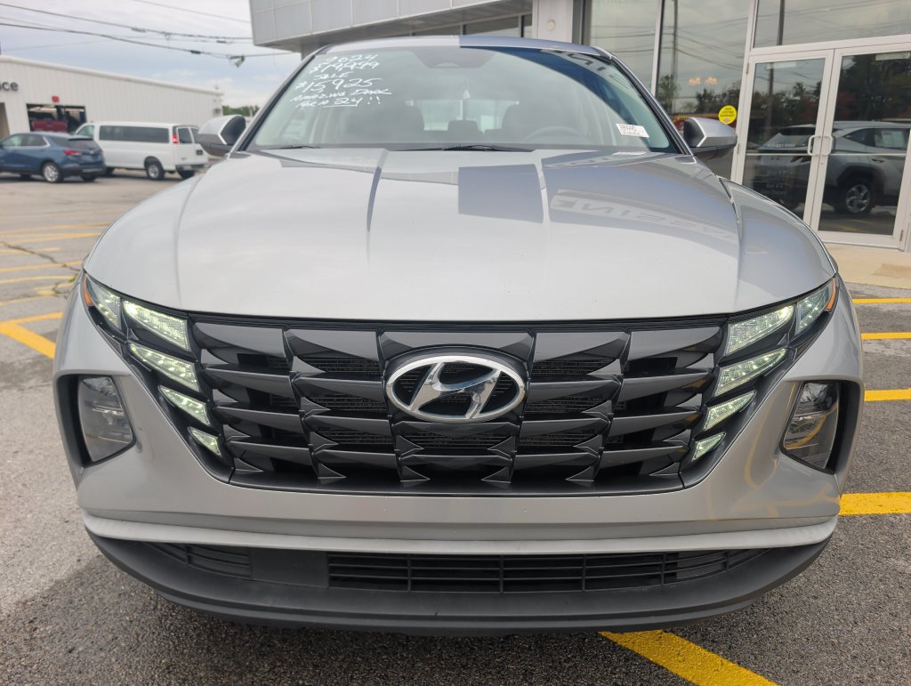 Used 2024 Hyundai Tucson SE FWD image 2