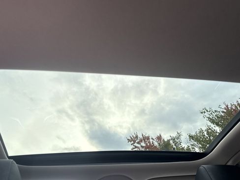 Used 2021 Genesis G70 2.0T w/ Elite Package image 22