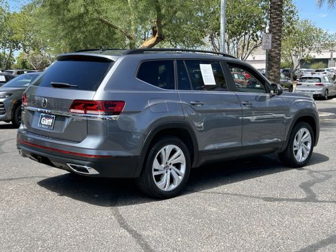 Used 2023 Volkswagen Atlas SE w/ Panoramic Sunroof Package FWD image 4