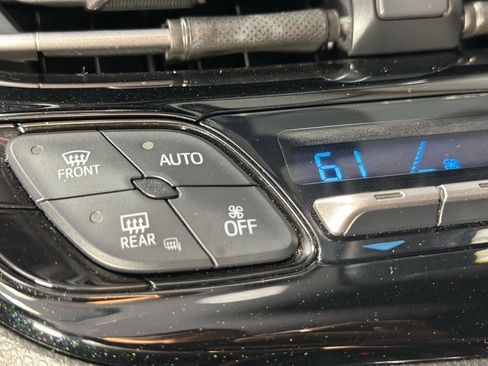 Used 2018 Toyota C-HR XLE image 19