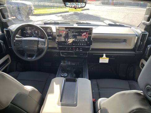 New 2026 GMC Hummer EV SUV w/ LPO, Roof Cross Rail Package image 28