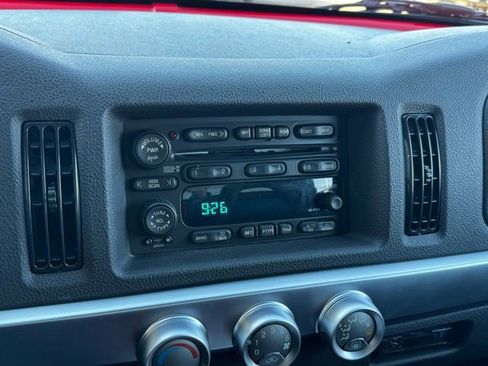 Used 2004 Chevrolet SSR w/ Preferred Equipment Group image 3