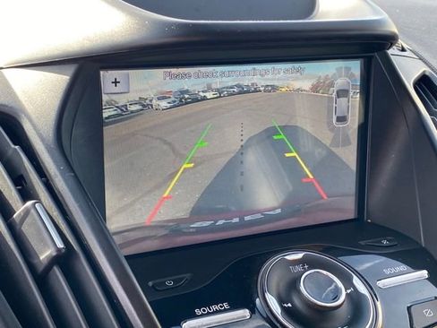 Used 2019 Ford Escape Titanium image 12