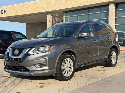 Used 2018 Nissan Rogue SV image 8