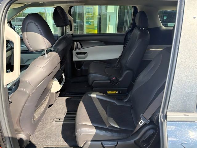 Certified 2024 Kia Carnival LX FWD image 16