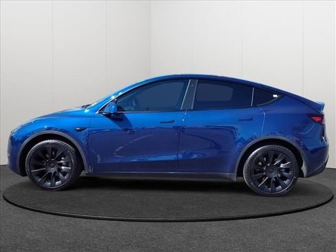 Used 2023 Tesla Model Y Long Range image 2