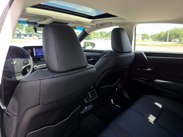 Used 2025 Lexus ES 350 w/ Premium Package FWD image 18