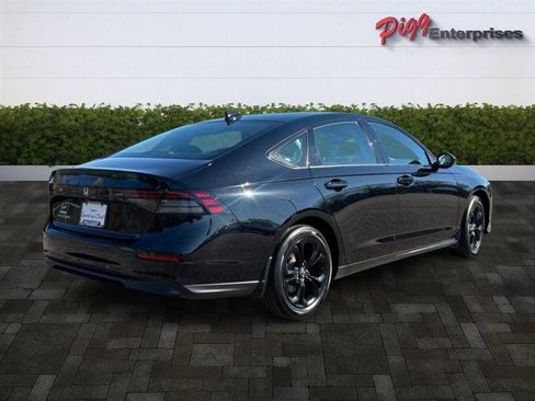 Used 2025 Honda Accord SE image 8