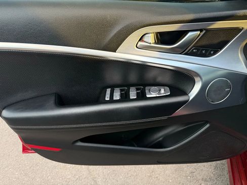 Used 2020 Genesis G70 2.0T image 16