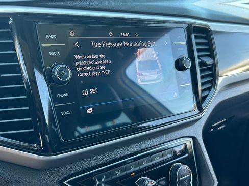 Used 2023 Volkswagen Atlas SE w/ Panoramic Sunroof Package FWD image 27