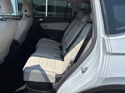 Used 2018 Volkswagen Tiguan SEL Premium AWD/4WD image 14