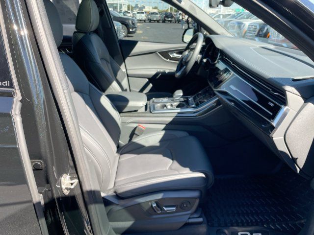 Used 2025 Audi Q7 3.0T Prestige w/ Prestige Package AWD/4WD image 17