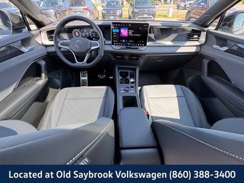 Certified 2025 Volkswagen Tiguan SE R-Line AWD/4WD image 13