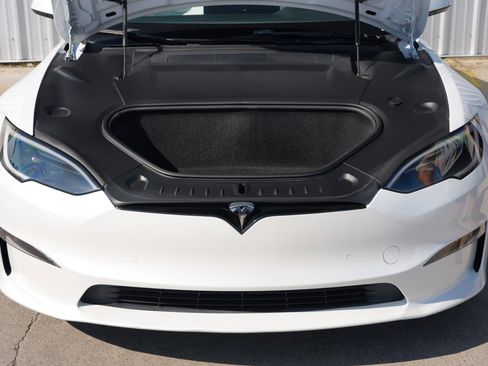 Used 2022 Tesla Model S image 8