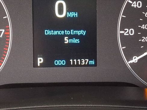 Certified 2024 Toyota Corolla SE w/ SE Premium Package FWD image 15