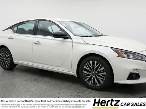 Used 2025 Nissan Altima 2.5 SV image 1