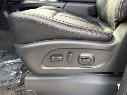 Used 2021 Nissan Titan PRO-4X w/ Pro-4x Convenience Package image 15