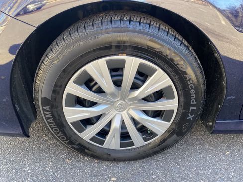 Used 2021 Toyota Camry LE image 12